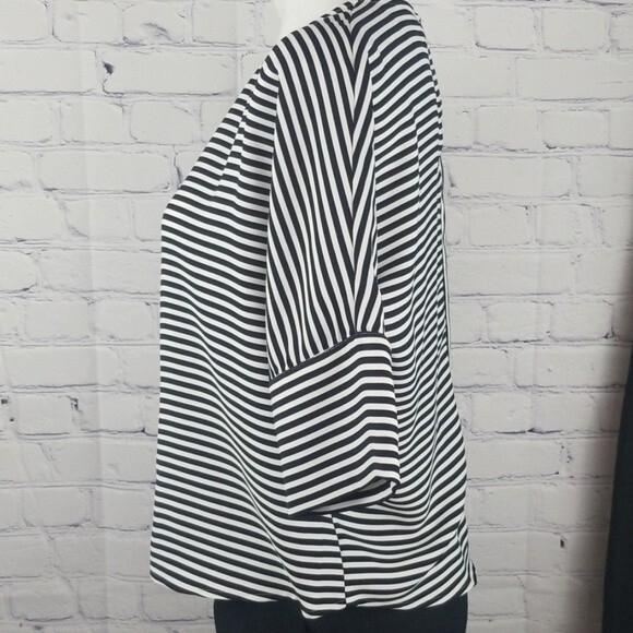 Express black and white striped top size XS - Picture 2 of 7